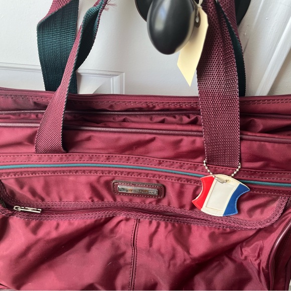 American tourists Traveling 🧳 - Picture 4 of 7